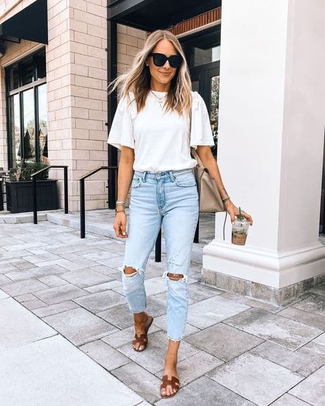 100 Casual Summer Outfit Ideas » Lady Decluttered Mom Jeans Outfit Summer, Estilo Hippie Chic, Mom Jeans Outfit, Jeans Claro, Summer Outfits For Moms, Jeans Outfit Summer, Estilo Hippie, Tall Fashion, Fashion Jackson