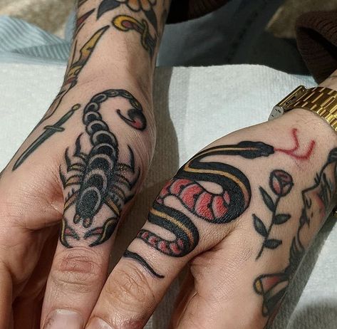 People With Tattoos, Traditional Snake Tattoo, Traditional Hand Tattoo, Thumb Tattoos, Knuckle Tattoos, Traditional Tattoo Sleeve, Scorpion Tattoo, 4 Tattoo, Traditional Tattoo Art