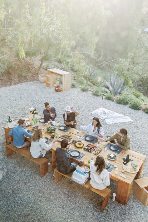 Required Reading: 'Al Fresco' by Julie Pointer Adams, for Outdoor Gatherings of All Kinds - Gardenista Outdoor Bathtub, Stock Tank Pool, Dining Design, Dinner Event, Pea Gravel, Reading Area, Italian Dining, Early Mornings, Italian Garden