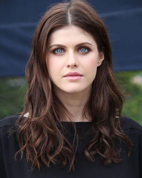 Alexandria Daddario, Belle Silhouette, Annabeth Chase, Alexandra Daddario, Low Ponytail, Sleek Ponytail, Favorite Hairstyles, Dwayne Johnson, Everyday Hairstyles