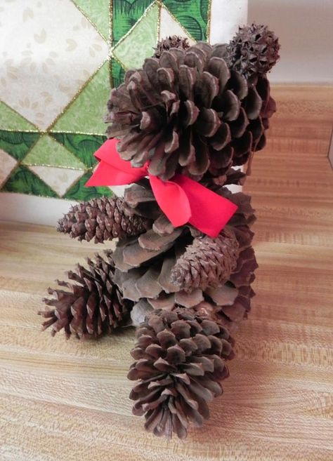 Pinecone Crafts Kids, Pinecone Crafts Christmas, Pine Cone Art, Christmas Pine Cones, Acorn Crafts, Weekend Crafts, Pine Cone Decorations, Leaf Crafts, Pine Cone Crafts