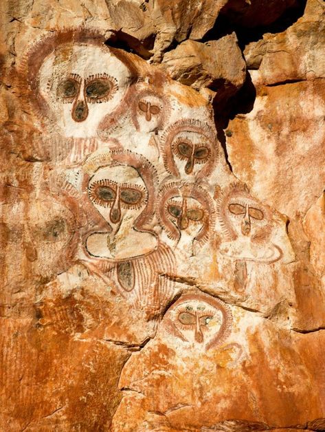 Aboriginal Dreamtime Art, Australia Aboriginal People, Aboriginal Rock Art, Dreamtime Art, Cave Drawing, Aboriginal Dreamtime, Water Spirits, Petroglyphs Art, Alien Alien