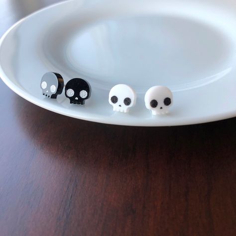 Undertale Earrings, Fimo Stud Earrings, Halloween Stud Earrings, Halloween Jewellery, Skull Earring, Creepy Earrings, Spooky Earrings, Iridescent Acrylic, Earring Inspo