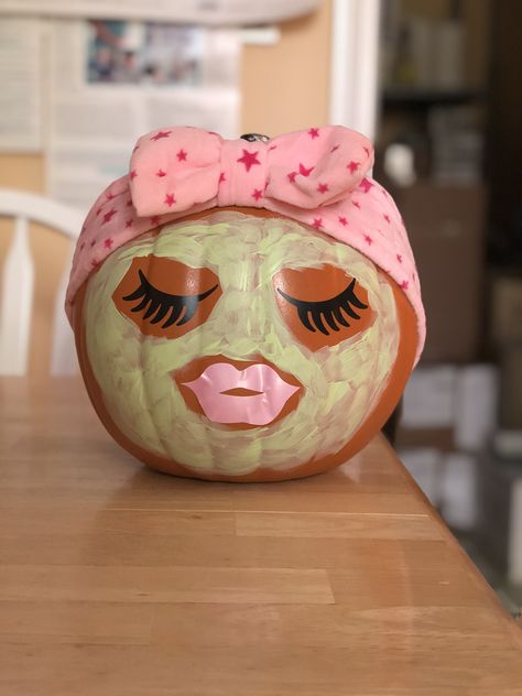 Pumpkin Face Mask Paint, Pumpkin Painting Spa Face, Facial Pumpkin Painting, Pumpkin Painting Donut, Pumpkin Ideas Without Carving, Spa Pumpkin Painting Ideas, Pumpkin Designs Cute, Pumpkin Carving Ideas For Contest, Starbucks Painted Pumpkin