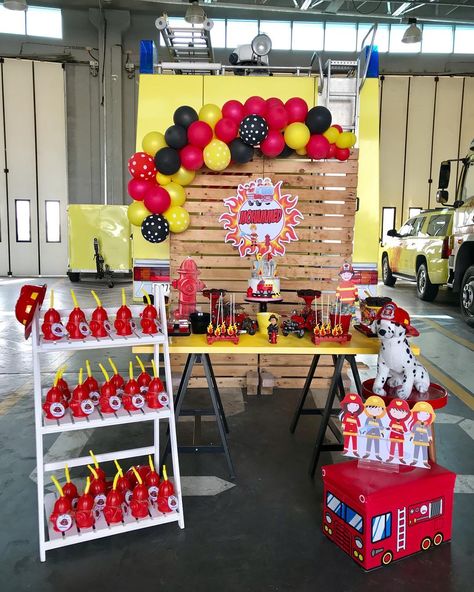 Fire Buds Birthday, Firestation Birthday Party, Fire Station Birthday Party, Fire House Birthday Party, Police Themed Birthday Party, Fire Birthday, Fire Prevention Week, Fireman Party, Fire Truck Party