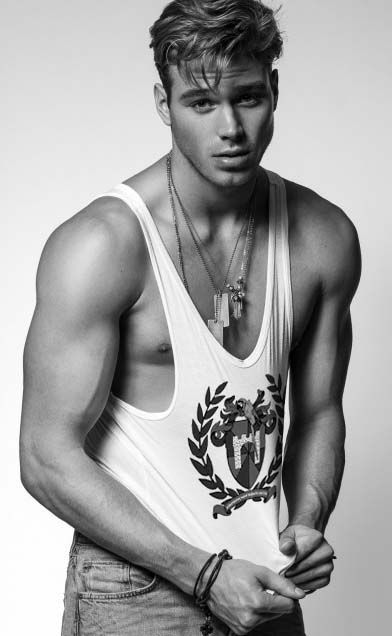 Matthew Noszka Brian Jamie, Matthew Noszka, Male Models Poses, Male Photography, Photography Poses For Men, White Photo, Poses For Men, Scarlett Johansson, Male Beauty