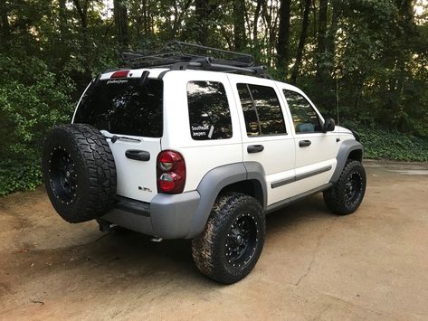 Jeep Liberty Aesthetic, Jeep Liberty Lifted, Tacoma Truck, Car Things, Jeep Ideas, Jeep Jeep, Jeep Stuff, Jeep Liberty, First Car