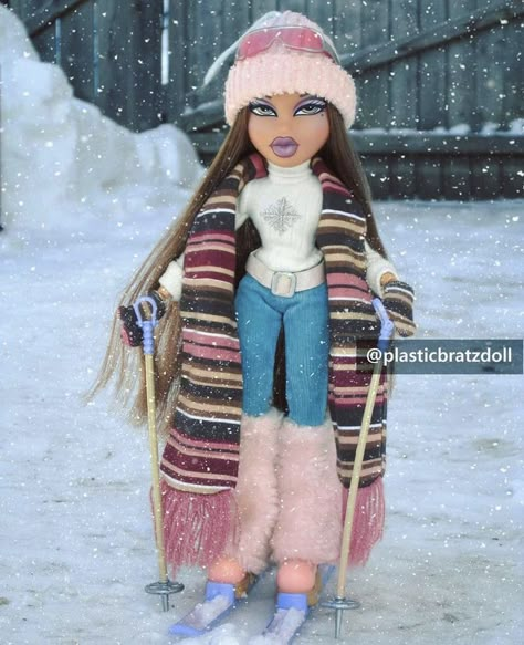 Bratz Dolls Aesthetic Winter, Bratz Doll Outfits Drawing, Bratz Winter Wonderland, Bratz Winter Outfits Inspiration, Brats Winter Outfits, Bratz Doll Winter Outfits, Bratz Party Outfit, Bratz Winter Outfit, Bratz Doll Outfits Inspiration