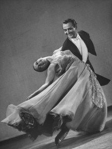 Veloz and Yolanda were a husband wife ballroom dance team who specialized in Latin numbers. Gjon Mili, Dancing Together, Dance Pose, Editorial Inspiration, Louise Brooks, Dance Like No One Is Watching, Shall We Dance, Art Things, Dance Lessons