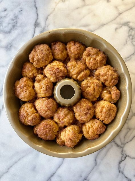 Gluten-Free Monkey Bread easy holiday recipe Gluten Free Monkey Bread Easy, Gluten Free Monkey Bread Recipe, Gluten Free Monkey Bread, Raspberry Crumble Bars, Chocolate Kiss Cookies, Easy Monkey Bread, Chewy Ginger Cookies, Monkey Bread Recipe, Raspberry Crumble