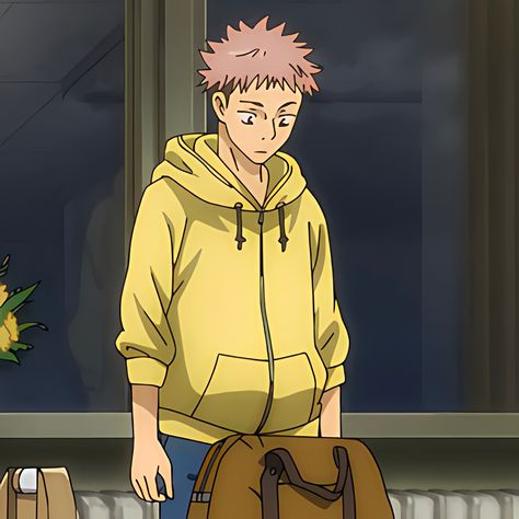 Itadori Yuuji Cosplay, Baby Yuuji, Adult Yuji Itadori, Baby Yuuji Itadori, Yuji Itadori Im You, Yellow Hoodie, Yellow Shirts, Anime Life, Best Anime Shows