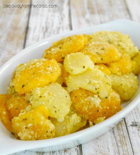 Low Carb Baked Cheese Curds - a snack for sharing! Keto, LCHF, and gluten free recipe. Baked Cheese Curds, Cheese Curds Recipe, Boiled Egg Diet Plan, Low Carb Appetizers, Low Carb Sides, Baked Cheese, Cheese Curds, Low Carb Baking, Keto Foods