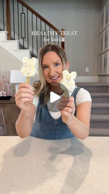 Kristin Miller | Mom of 2 on Instagram: "Healthy easter treat for kids🐰Comment “links” to get this treat mold kit sent directly to your DMs! My kids love these and thought it was real ice cream! I love doing special things for my kids during the holidays & this one was a huge mom win! Save and share with your mom friends🤍
•
What you need:
• yogurt
• sprinkles 
• bunny treat mold kit
•
•
#easter #easterdecor #easterideas #easterbaskets #easterbasketideas #easterbunny #kidsactivities #amazonfinds #eastereggs #toddleractivities #eastercandy #eastertreats #kidssnacks #kidsrecipes" Healthy Kids Easter Treats, Easter Snacks For Kids, Easter Treats For Kids, Healthy Easter Treats, Yogurt Popsicles, Healthy Easter, Easter Snacks, Bunny Treats, Easter Morning