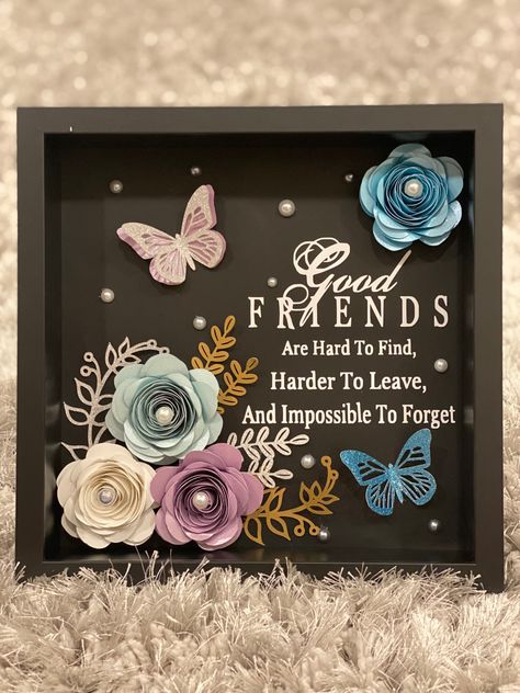 Happy Birthday Shadow Box Ideas, Shadow Box For Best Friend, Shadow Box Best Friend, Shadow Box Ideas For Best Friend, Ideas For Shadow Boxes, Shadow Box With Paper Flowers, Shadow Box Painting Ideas, Friendship Shadow Box Ideas, Cricut Box Frame Ideas