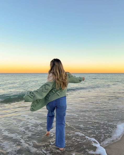 *goes to the beach with jeans to watch the sunset* *gets in the water no matter what* 🌊🫶 . . . Casual fashion, easy fashion, outfit idea, spring aesthetic, spring outfit, cozy outfit, cozy fashion, spring outfit ideas, Pinterest inspo, Pinterest aesthetic, dopamine dressing #aestheticphotos #pinterestgirl #pinterestaesthetic #pinterestvibe #pinterestphoto #pinterestinspo #pinterestinspiration #pinterestfashion #pinterestoutfit #poseinspo #poseideas #easyposeideas #easyphotoshootideas #pho... Dopamine Dressing, Easy Fashion, Watch The Sunset, Spring Outfit Ideas, Aesthetic Spring, Pinterest Aesthetic, Spring Aesthetic, Pinterest Outfits, Pinterest Fashion