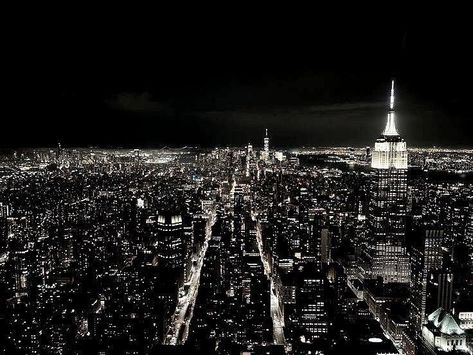 Elegant Laptop Wallpaper, Elite Kings Club, Amo Jones, New York Wallpaper, House Of Balloons, City At Night, Nyc Girl, Grey Metal, New York Aesthetic