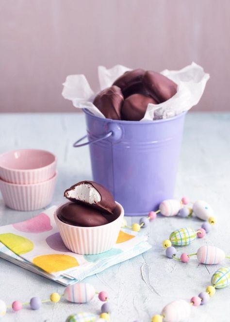 Marshmallow Easter Eggs | Recipes For Food Lovers Including Cooking Tips At Foodlovers.co.nz Feijoa Crumble, Smoked Fish Pie, Marshmallow Easter Eggs, Ginger Crunch, Eggs Recipes, Crunch Recipe, Xmas Treats, Fish Pie, Smoked Fish