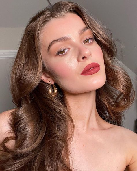 Ellise Ferguson’s Instagram post: “I heard it was february? 💌” Ellise Ferguson, Glossier Models, Dark Lips, French Girl, Beaded Jewelry Diy, Beaded Jewelry, That Look, Lips, Instagram Post