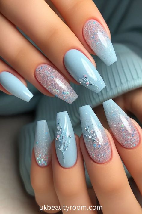 Nail Art Bleu, Blue Ombre Nails, Blue Coffin Nails, Fancy Nails Designs, Blue Nail Art, Blue Nail Designs, Nails 2024, Glitter Nail Art, Cute Nail Designs