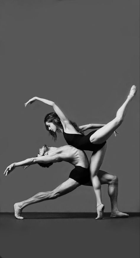 Couple Dance Photography, Contemporary Dance Photography Poses, Modern Dance Photography, Ballet Couple, Dancing Poses, Shooting Couple, Ballet Dance Photography, Dance Picture Poses, Plant Styling