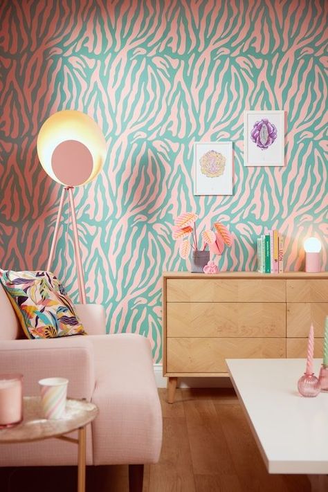 In 2024, wallpaper has made a remarkable comeback into our homes, transforming bland walls into canvases of creativity! Discover 11 of the best wallpapered room to inspire you Pink Zebra Wallpaper, Decorate With Wallpaper, Mint Bedroom, Floral Print Wallpaper, Zebra Wallpaper, Room Wall Painting, Pink And Mint, With Wallpaper, Good Vibrations