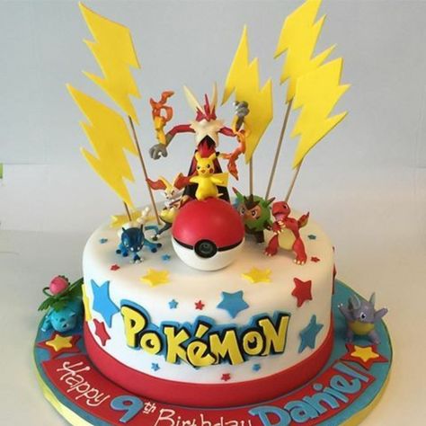 Pokemon Torte, Bolo Pikachu, Pokemon Birthday Cake, Pikachu Cake, 5th Birthday Cake, Queen Cakes, Pokemon Cake, Princess Birthday Cake, Pokemon Birthday Party