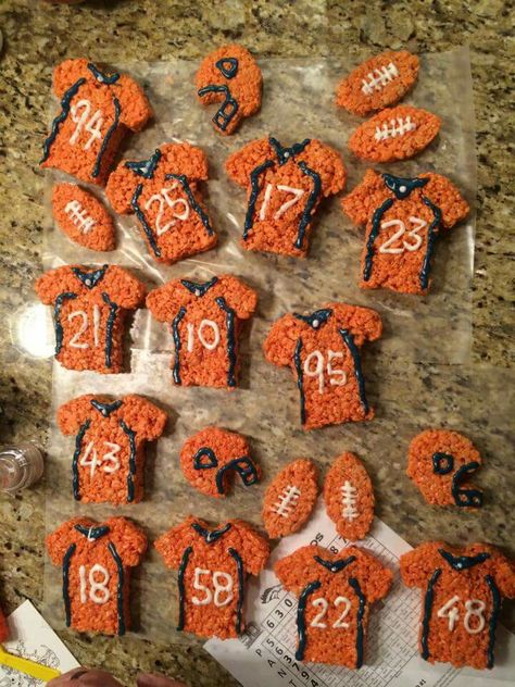 Rice Krispy Treats, not too bad, if I do say so myself! Credits to my sister :-) Football Dessert, Rv Snacks, Football Desserts, Football Treats, Football First Birthday, Football Party Foods, Denver Bronco, Sales Ideas, Bowl Ideas