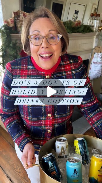 Babs on Instagram: "Here are my Do’s and Don’ts for Holiday drinking & cocktailing! XO, Babs Don’t panic if your drinks are warm! Do quickly chill them down with my favorite trick. Fill a beverage bucket with ice, a selection of beverages, a little cold water and a cup of coarse salt, which will get those drinks cold in under five minutes! Don’t mix up your drink with other party-goers! Do get some washi tape and leave it, along with a wax pencil, at your drink station. It identifies your drink AND it doubles as a name tag! A great icebreaker or a little reminder for people. Write big! Don’t assume everybody will be cocktailing. Do include a variety of non-alcoholic options. I really like @athleticbrewing - Non-alcoholic beer has come a LONG way, this tastes great. There’s Run Wi Serving Ice At A Party, Diy Ice Bucket Ideas Drink Stations, Keeping Drinks Cold At A Party, Ice Bucket Ideas Drink Stations, Diy Ice Bucket, Drink Bucket, Party Prep, Non Alcoholic Beer, Beverage Tub