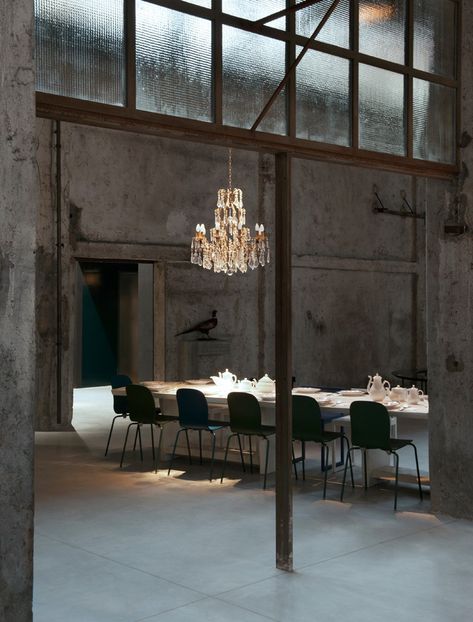 Milan Restaurants, Loft Designs, Industrial Restaurant, Rough Luxe, Loft Ideas, 카페 인테리어 디자인, Urban Loft, Design Del Prodotto, Industrial House