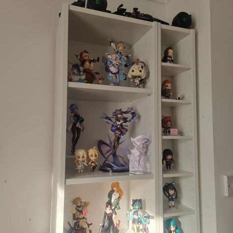 i got some new shelves last week but there still isn't enough room for all my figures... Merch Shelf, Figure Display, Apt Ideas, Room Redo, Gaming Room, Shelf Ideas, Display Shelves, Dream Room, Display Stand