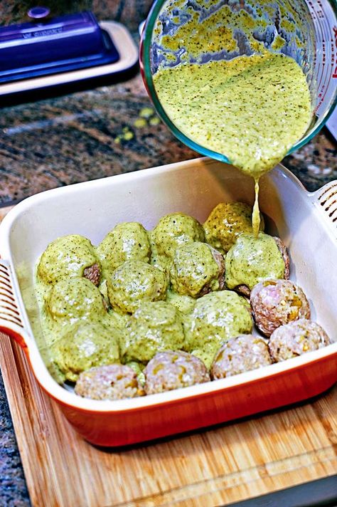 Chili Meatballs, Tomatillo Recipes, Mexican Meatballs, Cheese Stuffed Meatballs, Tomatillo Sauce, Green Chili, Ground Turkey Recipes, Favorite Comfort Food, Meatball Recipes