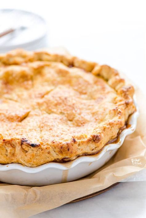 This Gluten Free Apple Pie recipe makes a delicious, homemade apple pie that tastes just like grandma used to make. Sweet, spiced apples in a flaky gluten free pie crust is pure apple pie perfection. Bake this easy apple pie all Fall or save it as a special occasion dessert for Thanksgiving. This gluten free pie recipe doesn’t sacrifice flavor or texture! Gluten Free Apple Pie from scratch recipe from @whattheforkblog - visit whattheforkfoodblog.com for more gluten free desserts! Gluten Free Apple Pie Recipe, Gluten Free Pies Recipes, Pretty Pie Crust, Gluten Free Apple Pie, Making Apple Pie, What The Fork, Best Apples For Baking, Flaky Pie Crust Recipe, Pie Crust Recipe Easy