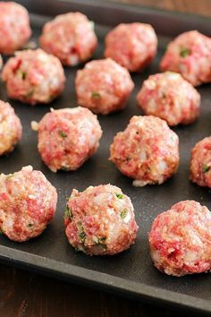 Baked Meatballs that are some of the best ever meatballs in the history of all meatballs! Such a simple and easy meatball recipe. Very tender and flavorful! Perfect to add to spaghetti sauce or any other recipe that requires basic meatballs! Best Meat Ball Recipe, Small Meatball Recipe, Plain Meatball Recipes, Meatballs With Worcestershire Sauce, Small Batch Meatballs, Small Meatballs Appetizers, Small Meatballs For Spaghetti, Best Ever Meatballs, Seasoned Meatballs