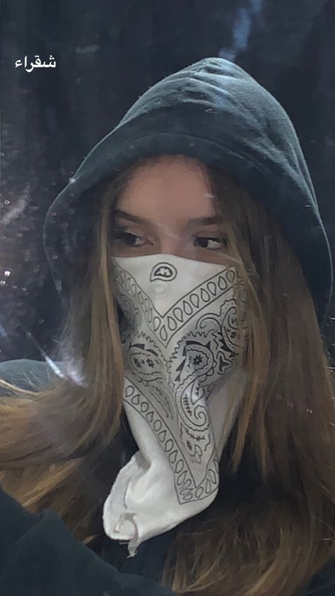 Bandana Mask Girl, Bandana Mask Aesthetic, Bandana Face Mask, Face Mask Aesthetic, Hood Girls, Marvel Dr, Mask Aesthetic, Gangster Girl, Ladies Handkerchiefs