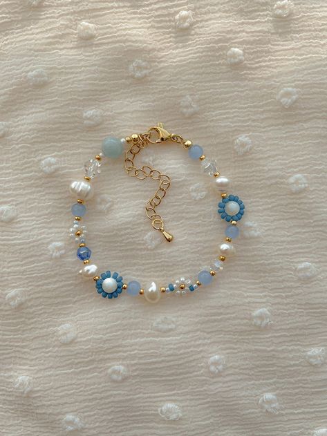 Beaded Jewelry Colorful, Dainty Seed Bead Bracelet, Light Blue Beaded Bracelets, Beaded Bracelet Sets, Diy Jewelry Beads, Seed Bracelet Ideas, Freshwater Pearl Jewelry Handmade, Beaded Bracelet Designs, Diy Bead Bracelets