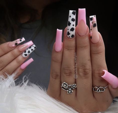 Pink Cow Nails, Nails Ideas 2022, Pineapple Nail Art, June Nails Ideas, Nail Designs Simple, Nails June, June Nails, Disney Nail Designs, Nails Acrylic Short