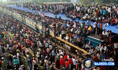 Most Overcrowded Trains in The World (19 Pictures) Best Documentaries, World Population, Once In A Lifetime, India Travel, A Train, Train Station, Public Transport, Indiana, Top 10