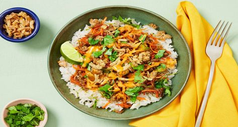 Simple, convenient, and delicious: that’s what’s in store with our Sesame-Soy Pork Bowls recipe, made with pre-measured, high-quality ingredients. Pork Bowl Recipe, Pork Bowls, Beef Bowl Recipe, Turkey Bowl, Beef Bowls, Hello Fresh Recipes, Fresh Recipes, Crispy Onions, Hello Fresh