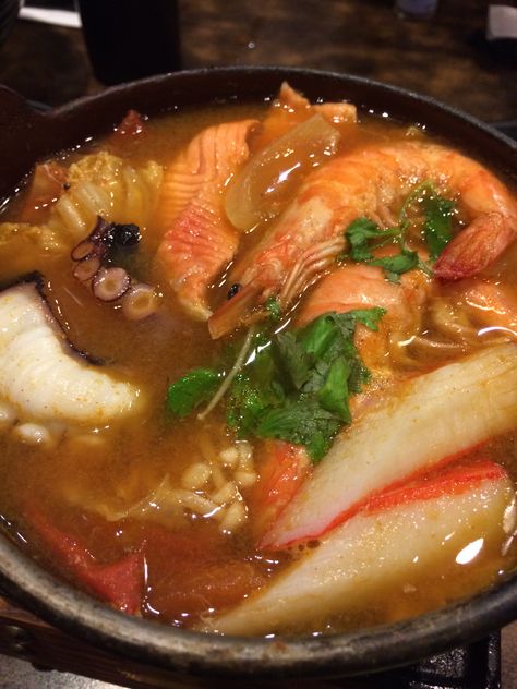 tomyam seafood Tomyam Seafood Photography, Tomyam Suki, Tomyam Seafood, All Food Recipes, Yummy Asian Food, Asian Soup Recipes, Tom Yum Soup, All About Food, Food Innovation