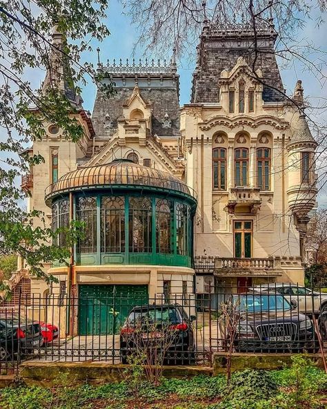 Art Studio Space, Bucharest Romania, Architecture Old, Lego Building, House Architecture Design, Modern Buildings, Studio Space, Pretty House, House Inspo