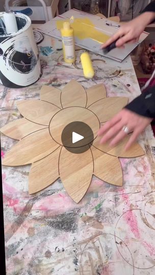 Sunflower Door Hanger, Door Hangers Diy, Spring Diy, Wreath Crafts, Birthday Gift Ideas, A Sign, Diy Flowers, Hobby Lobby, Door Hanger