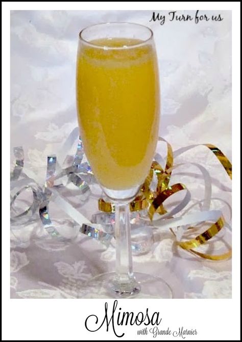 Mimosa with Grande Marnier for that special occasion!   http://www.myturnforus.com/2013/12/mimosa-with-grand-marnier.html Easy Mimosa Recipe, Grand Marnier Drinks, Easy Mimosa, Mimosa Breakfast, Brunch Cocktail Recipes, Spiced Walnuts, Craft Cocktail Recipe, Homemade Liquor, Liquor Shots