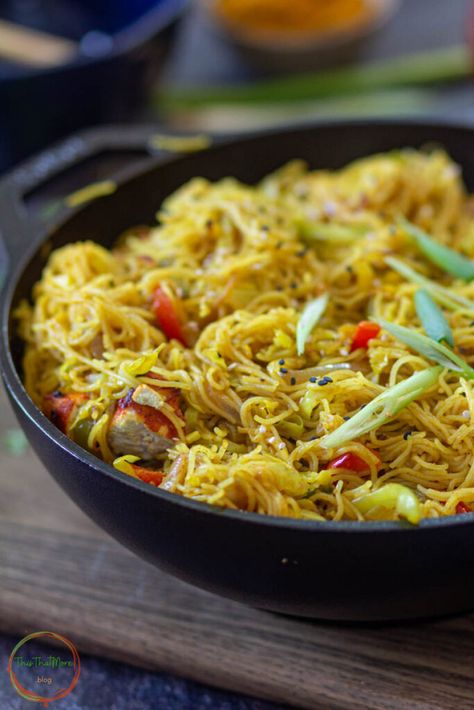 Singapore Noodles - Street Style | This That More | Vegetarian Street Noodles Recipe, Singapore Street Noodles Recipe, Singapore Street Noodles, Street Noodles, Singapore Street, Homemade Curry Powder, Red Chili Paste, Singapore Noodles, Homemade Curry