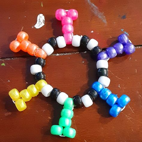 Kandi Aesthetic, Kandi Projects, Kandi Jewelry, Kandi Singles, Boyfriends Birthday Ideas, Kandi Cuff Patterns, Candy Beads, Diy Kandi Bracelets, Diy Kandi