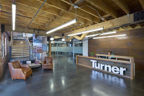 Turner Construction Company Columbus Office | Architect: M+A Architects, Construction: Turner Construction Meeting Room Design Office, Ma Design, Office Awards, Urban Office, Meeting Room Design, Reception Desk Office, Company Office, Office Space Corporate, Future Office