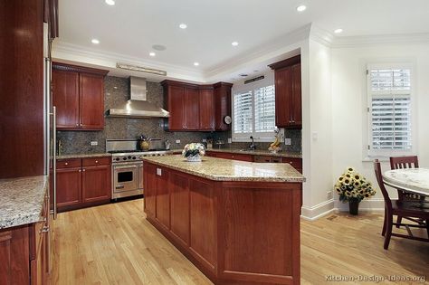 Traditional Medium Wood-Cherry Kitchen Cabinets #54 (Kitchen-Design-Ideas.org) Kitchen Cabinets Light Wood, Cherry Wood Kitchen Cabinets, Cherry Wood Kitchens, Cherry Wood Cabinets, Light Wood Kitchens, Kitchen Lighting Design, Dark Wood Kitchens, Wood Floor Kitchen, Cherry Kitchen