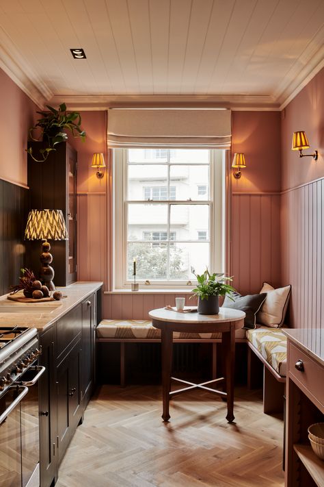 Cabinets Without Doors, Neptune Kitchen, Kitchen Projects Design, One Bedroom Flat, Living Tv, Barbie Dreamhouse, Narrow Kitchen, Solid Wood Kitchens, Banquette Seating