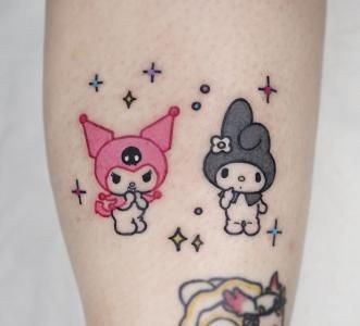 Hello Kitty Tattoo Matching, Matching Sanrio Tattoos, My Melody And Kuromi Tattoo, Kuromi And My Melody Tattoo, Sanrio Tattoo Ideas, My Melody Tattoo, Maching Tattoos, Cute Hand Tattoos, Hello Kitty Tattoos