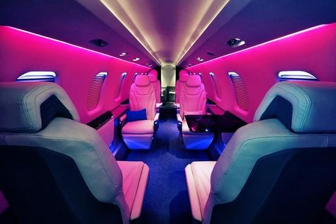 Hot pink jet!! #privatejets #exquisiteaircharter Jets Privés De Luxe, Airplane Lights, Jet Privé, Luxury Jets, Private Flights, Luxury Private Jets, Private Pilot, Night Flight, Private Plane