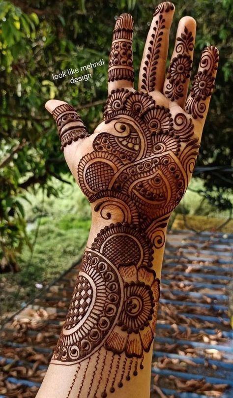 1. Mehndi 2. Henna 3. Mehndi Designs 4. Henna Art 5. Bridal Mehndi 6. Traditional Mehndi 7. Contemporary Mehndi 8. Arabic Mehndi 9. Indian Mehndi 10. Pakistani Mehndi 11. Mehndi Tutorial 12. Mehndi Patterns 13. Mehndi Artist 14. Mehndi Inspiration 15. Mehndi Tips 16. Mehndi for Beginners 17. Mehndi for Festivals 18. Intricate Mehndi 19. Mehndi Trends 20. Mehndi Design Ideas Arabic Designs Mehndi, Easy Finger Mehendi Designs, Art Mehndi Designs, Mehendi Design Back, Mehendi Design Back Hand, Mehndi Design Hand, Mehndi Designs Simple Easy, Round Mehndi Design, Beautiful Simple Mehndi Design